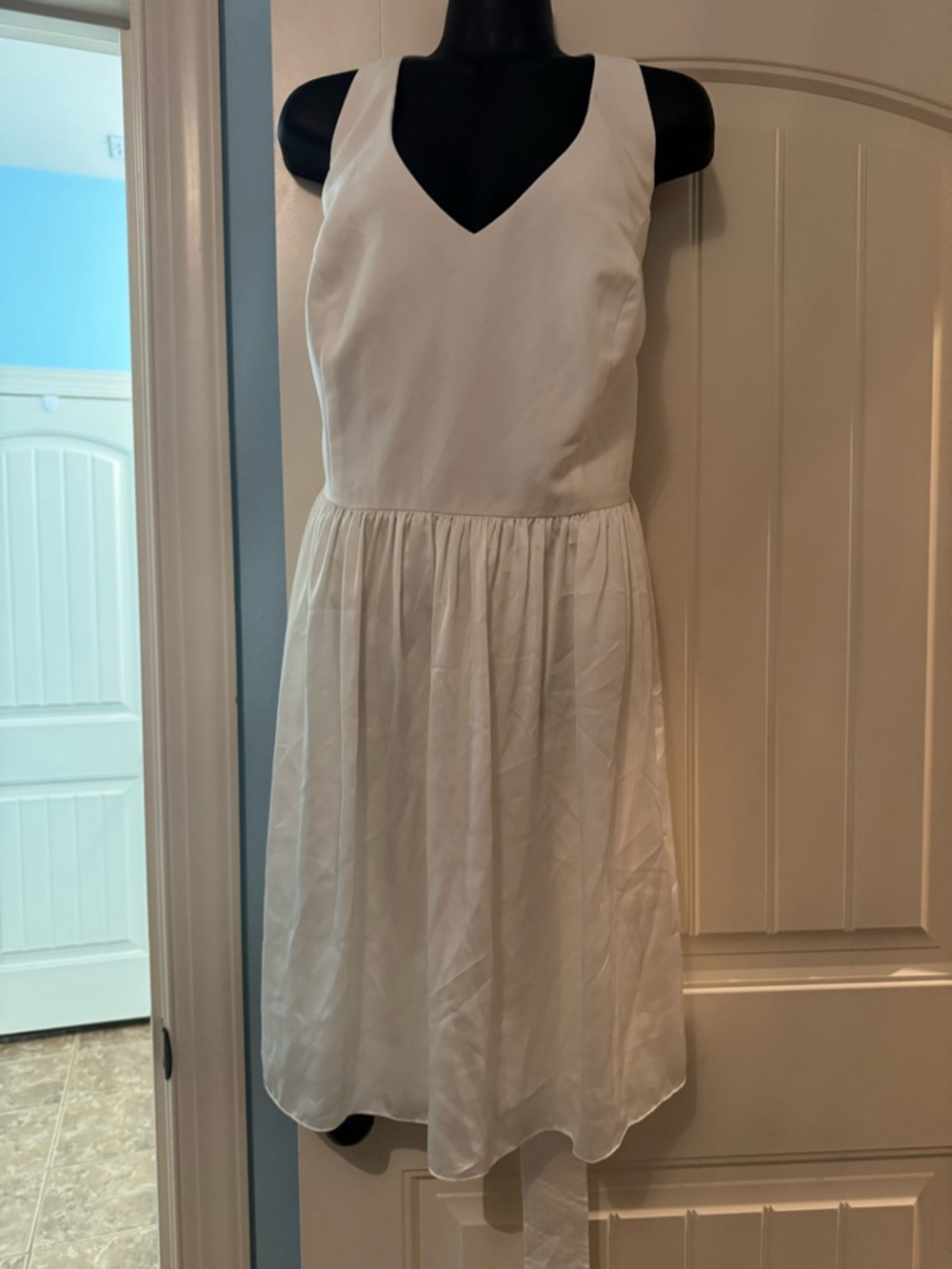 White by Vera Wang Ivory V-Neck Sleeveless Dress